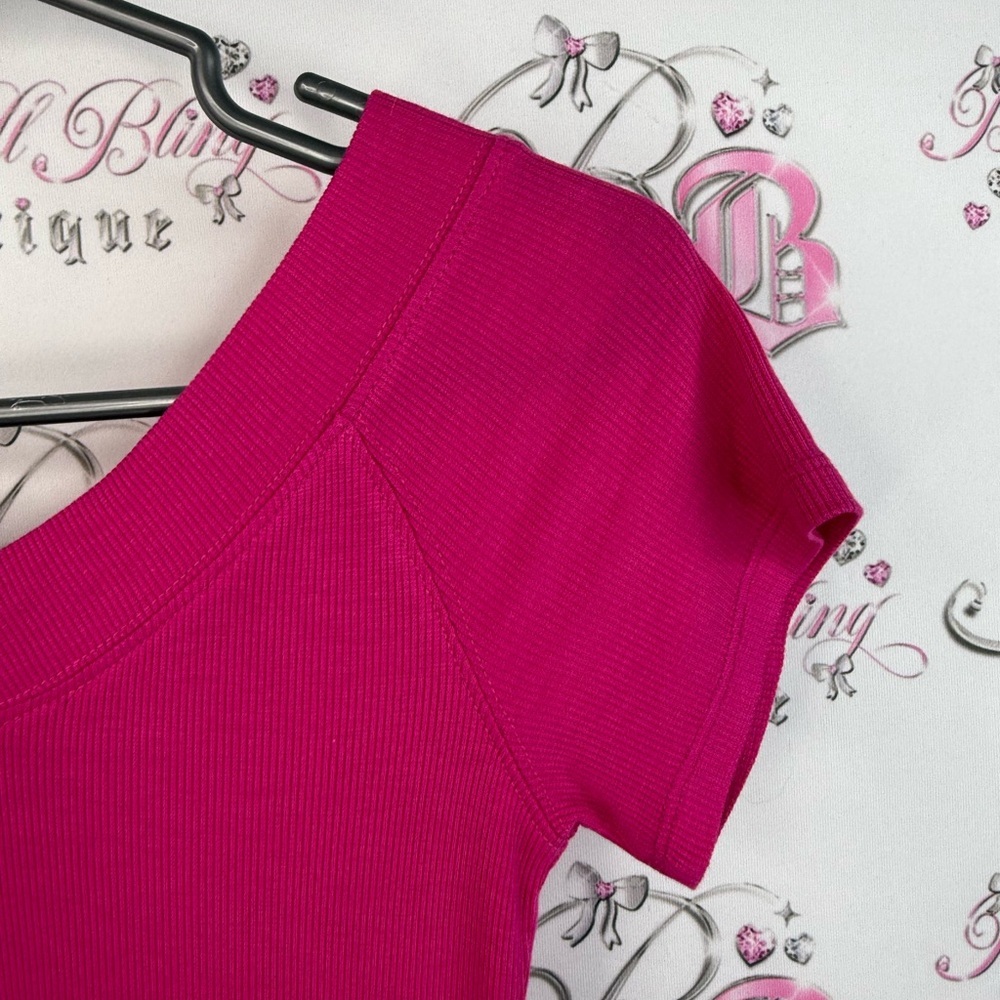 Bebe Swarovski T-shirt rhinestone bling brand new Y2K Women's Fuchsia V-Neck Tee - Picture 14 of 15